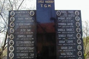 Pomníky v obci